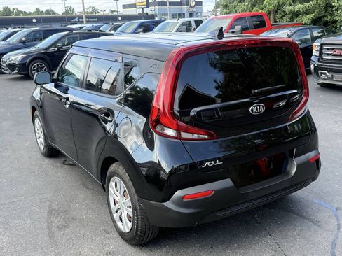 Used 2020 Kia Soul LX FWD image 3