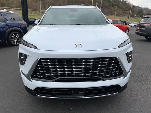 Used 2026 Buick Enclave Avenir w/ Super Cruise Package image 2