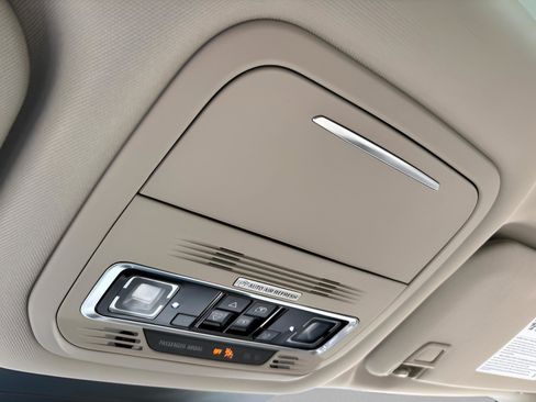 Used 2024 Lincoln Nautilus Premier w/ Equipment Group 102A image 30