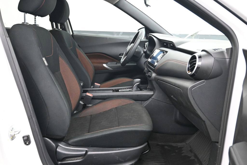 Certified 2024 Nissan Kicks SR FWD image 23