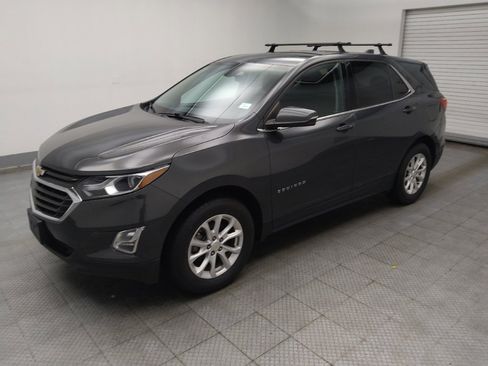 Used 2018 Chevrolet Equinox LT image 2