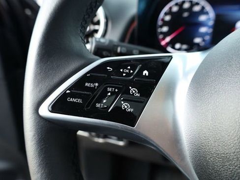 Used 2024 Mercedes-Benz GLB 250 image 15