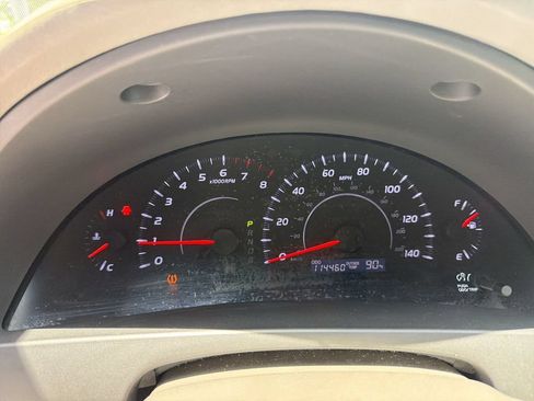 Used 2010 Toyota Camry LE FWD image 24