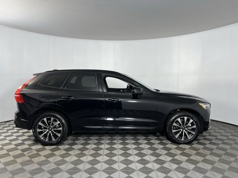 Used 2025 Volvo XC60 B5 Plus image 5