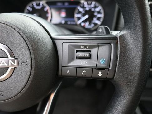 Used 2024 Nissan Rogue SV FWD image 18