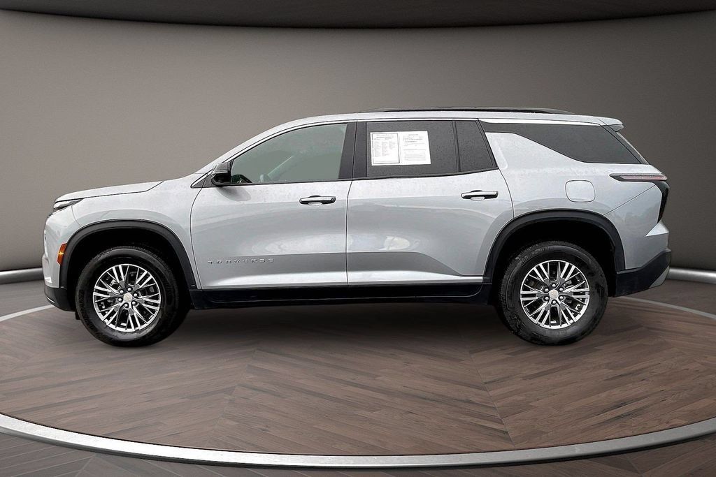 Used 2024 Chevrolet Traverse LT AWD/4WD image 7
