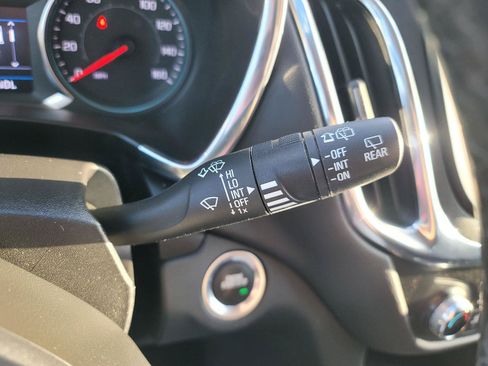 Used 2023 Chevrolet Equinox LT FWD image 25