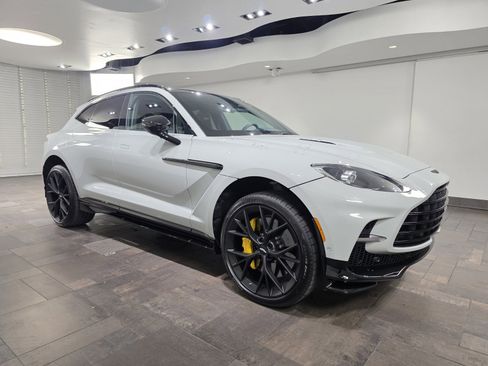 New 2026 Aston Martin DBX 707 image 1