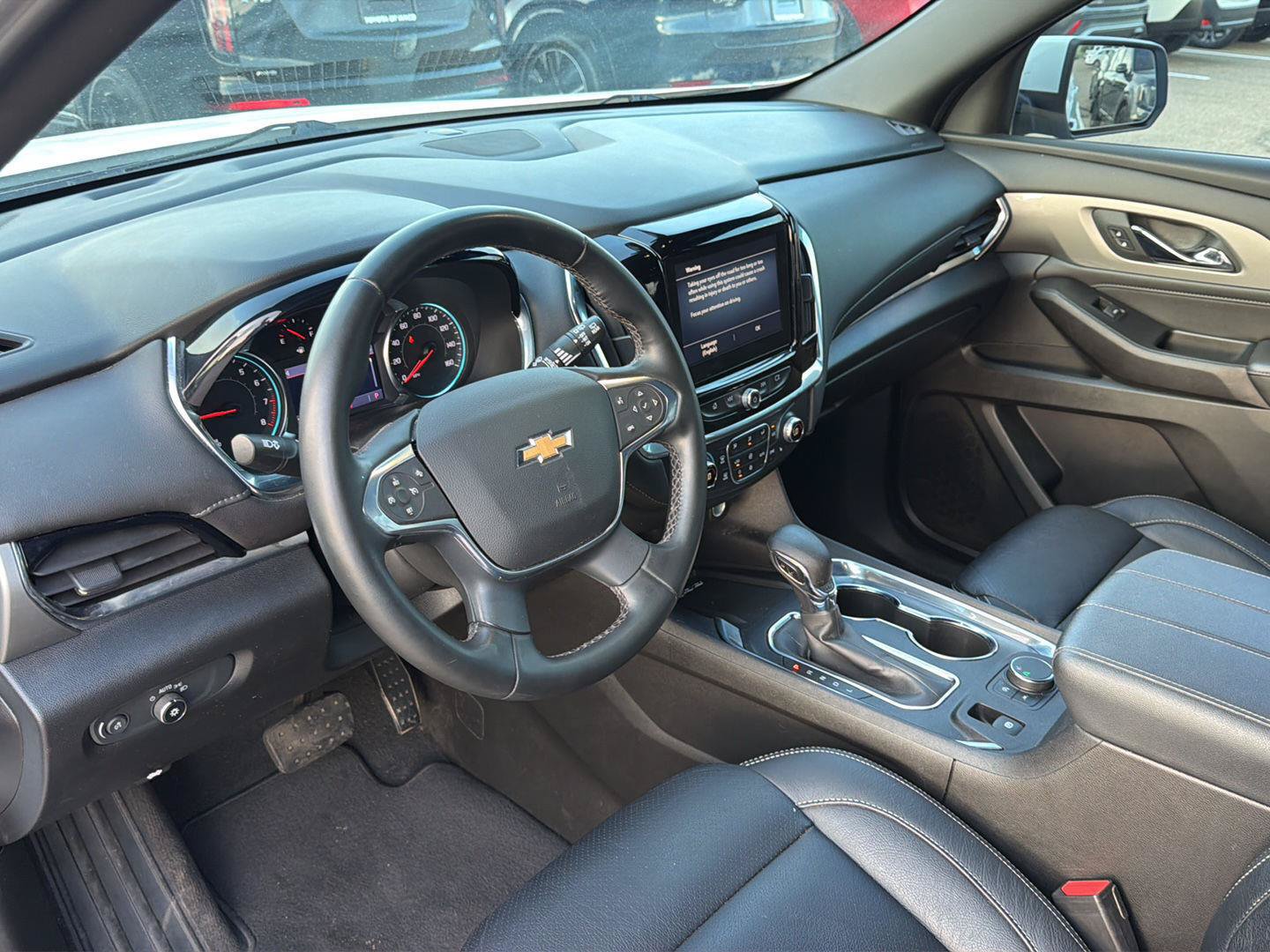 Used 2023 Chevrolet Traverse LT FWD image 18