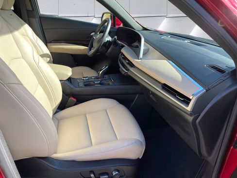 Used 2024 Cadillac XT4 Premium Luxury w/ Cold Weather Package image 16