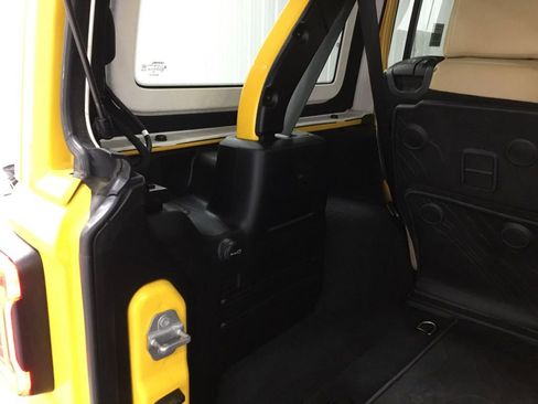 Used 2019 Jeep Wrangler Unlimited Sahara w/ Quick Order Package 24M Moab AWD/4WD image 37
