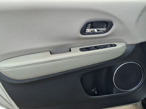 Used 2016 Honda HR-V EX image 12