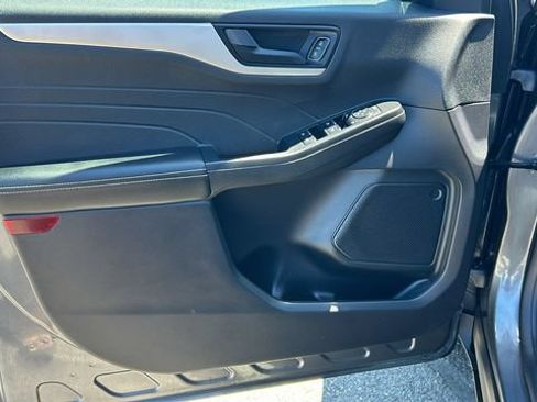 Certified 2022 Ford Escape SE w/ SE Sport Appearance Package AWD/4WD image 16