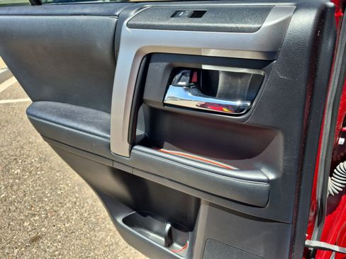 Certified 2021 Toyota 4Runner SR5 Premium AWD/4WD image 19