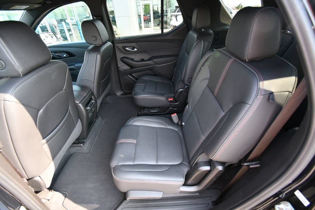 Used 2024 Chevrolet Traverse RS AWD/4WD image 15