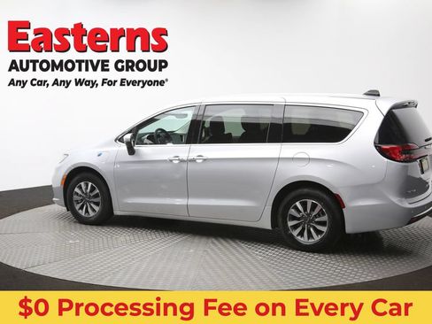 Used 2023 Chrysler Pacifica Touring-L FWD image 64
