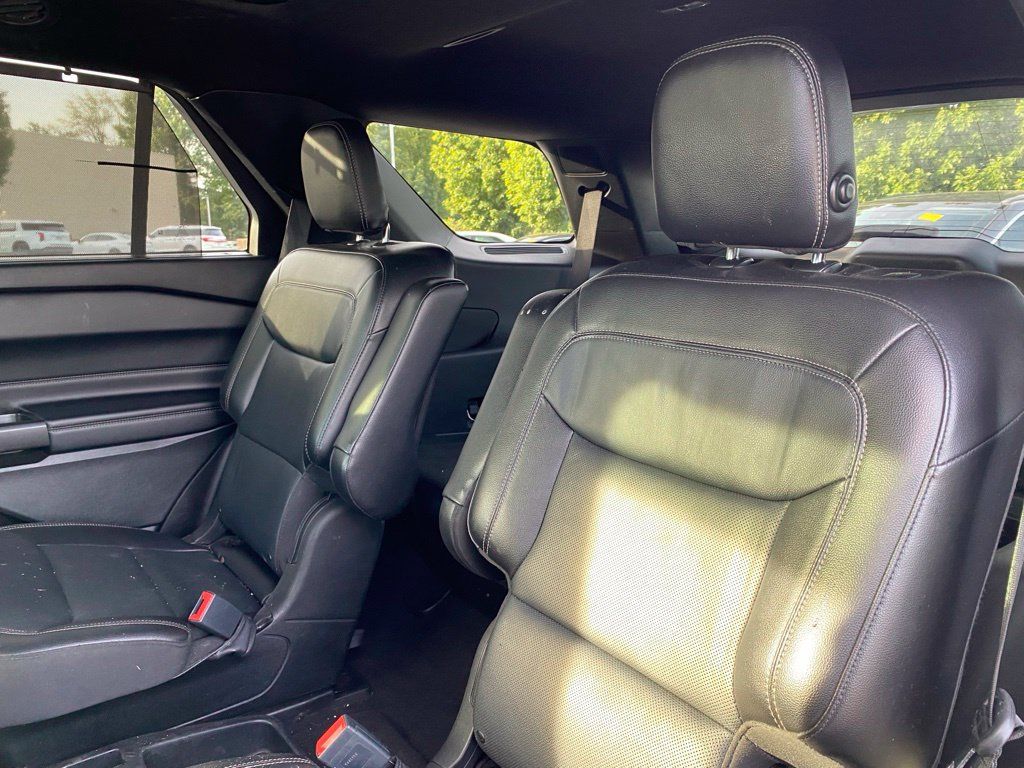 Used 2020 Ford Explorer Limited RWD image 15