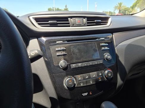 Used 2015 Nissan Rogue S FWD image 15