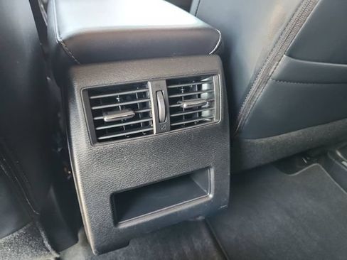 Used 2025 Mitsubishi Outlander SE AWD/4WD image 32