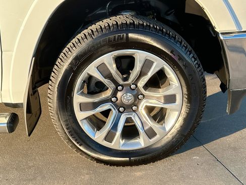 Used 2024 RAM 1500 Limited image 10