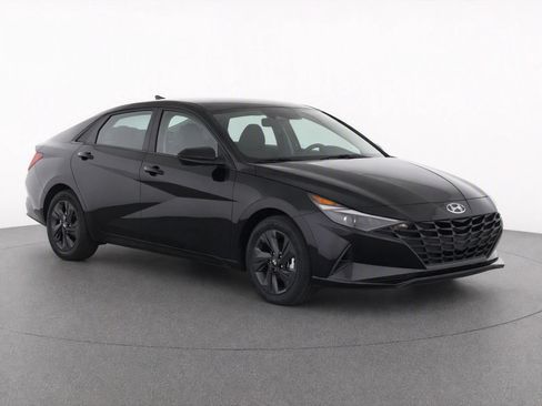 Used 2023 Hyundai Elantra SEL w/ Cargo Package FWD image 1