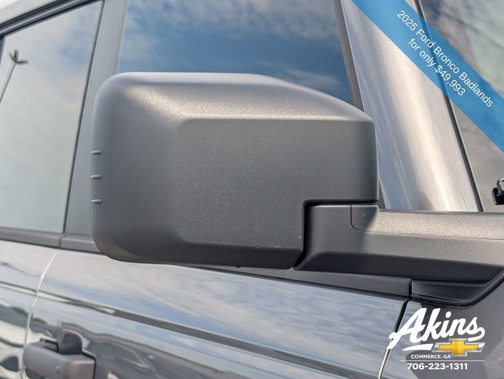 Used 2025 Ford Bronco Badlands AWD/4WD image 13