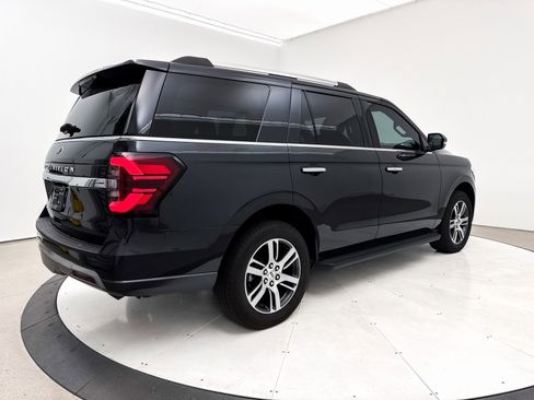 Used 2024 Ford Expedition Limited image 19