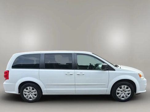 Used 2014 Dodge Grand Caravan SE w/ Quick Order Package 29E SE FWD image 4