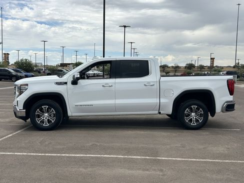 Certified 2025 GMC Sierra 1500 SLT RWD image 2