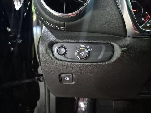 Certified 2025 Chevrolet Blazer LT AWD/4WD image 18