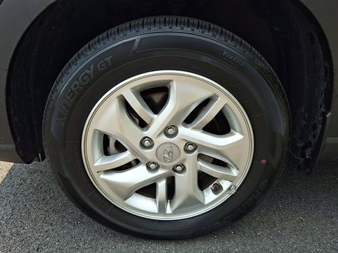 Certified 2024 Hyundai Venue SE FWD image 17
