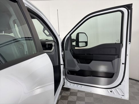 Used 2023 Ford F350 XL image 27