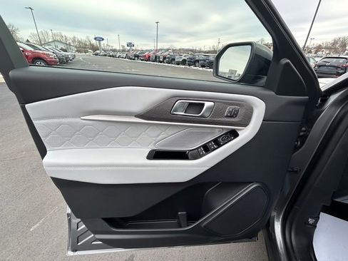 New 2026 Ford Explorer Platinum w/ LUX Leather Package image 13