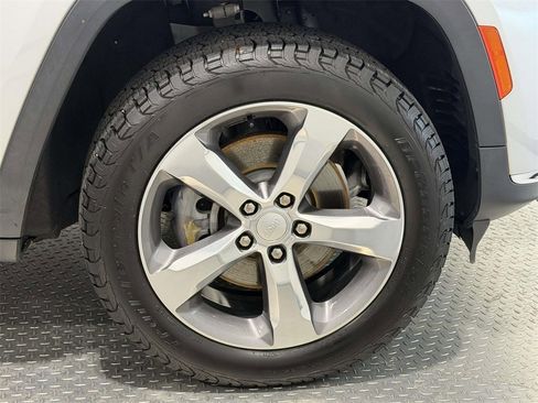 Certified 2022 Jeep Grand Cherokee L Limited image 8