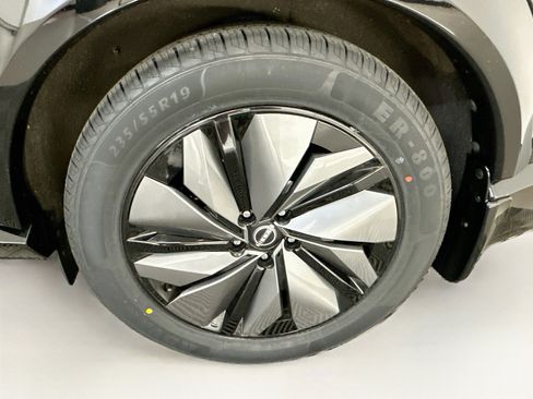 Used 2024 Nissan Ariya AWD image 11
