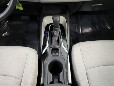 Used 2022 Toyota Corolla LE FWD image 34
