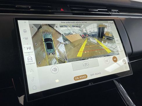 New 2026 Land Rover Range Rover Sport SE AWD/4WD image 30