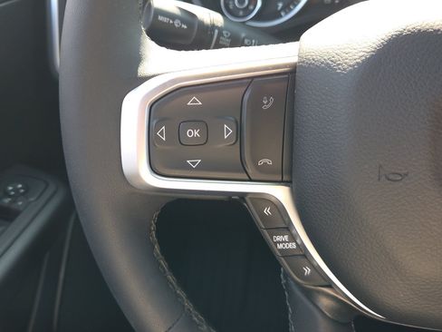 Used 2025 RAM 1500 Big Horn AWD/4WD image 9