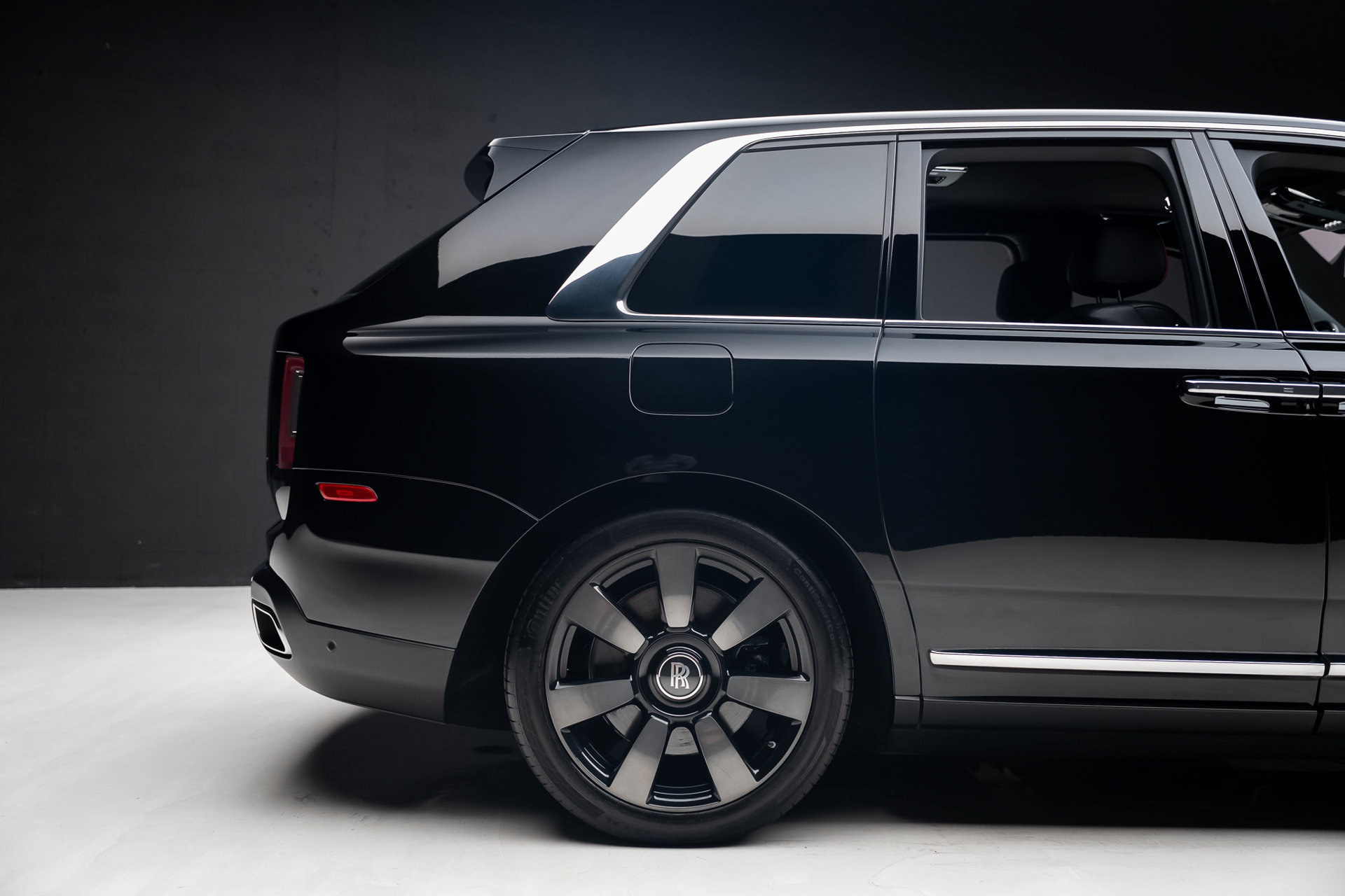 Used 2022 Rolls-Royce Cullinan w/ Technology Package AWD/4WD image 37
