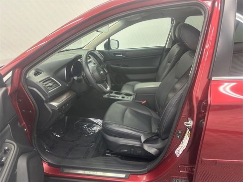 Used 2018 Subaru Outback 2.5i Limited image 9