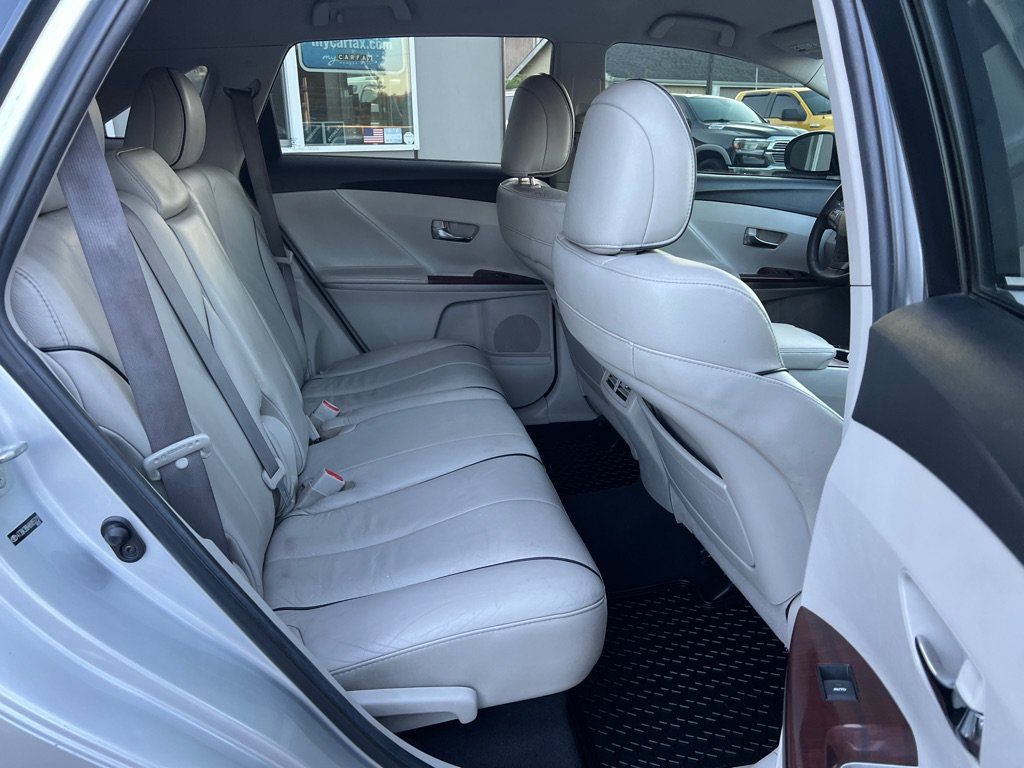 Used 2011 Toyota Venza AWD w/ Comfort Pkg image 15