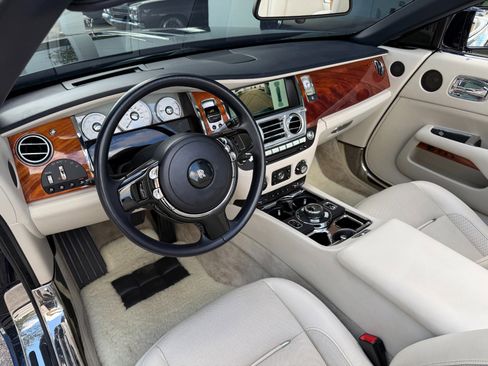 Used 2016 Rolls-Royce Dawn image 34