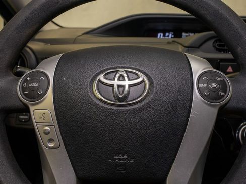 Used 2016 Toyota Prius C One image 17