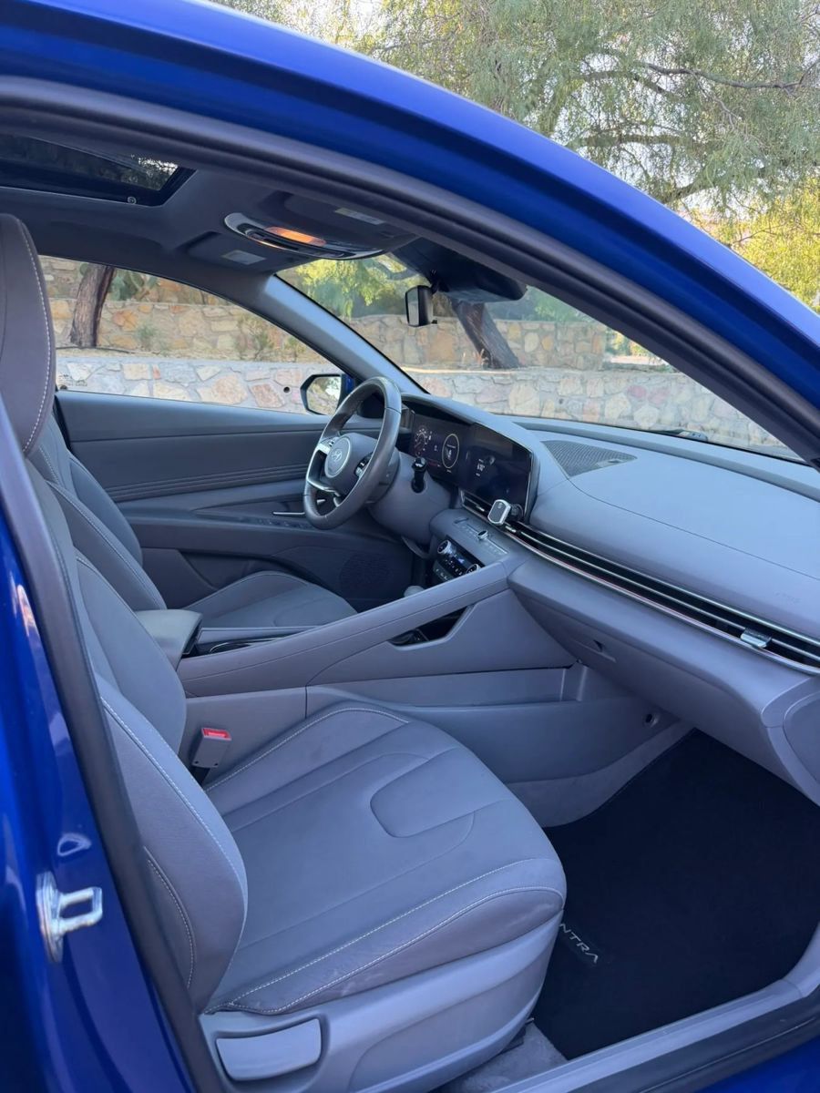 Used 2024 Hyundai Elantra SEL w/ Convenience Package FWD image 11