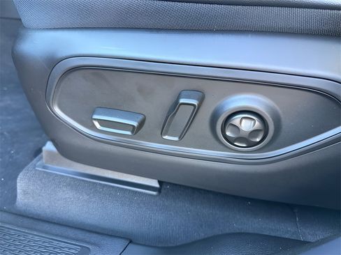 New 2025 Jeep Grand Cherokee L Altitude image 29