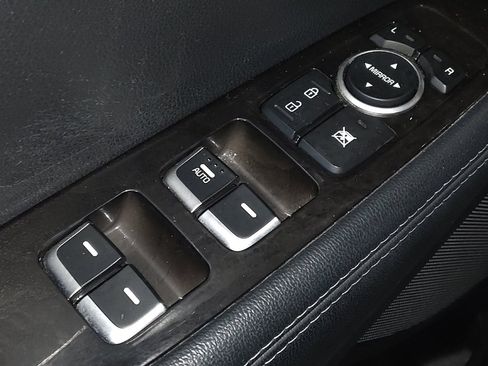 Used 2017 Kia Sorento LX image 27