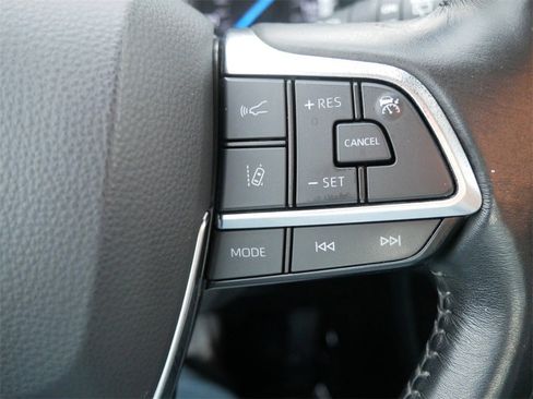 Certified 2021 Toyota Highlander XLE image 25