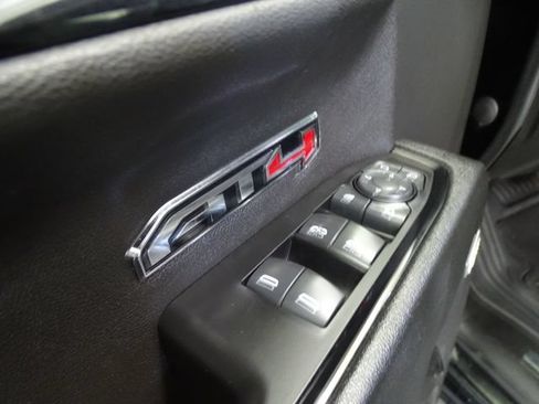 Used 2023 GMC Sierra 1500 AT4 w/ AT4 Preferred Package AWD/4WD image 10