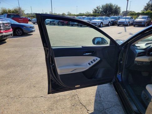 Used 2022 Toyota Avalon XLE image 12