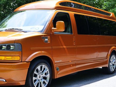 Used 2025 GMC Savana 2500 Extended w/ Driver Convenience Package RWD image 7
